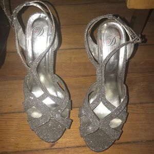 Women’s size 9 heels